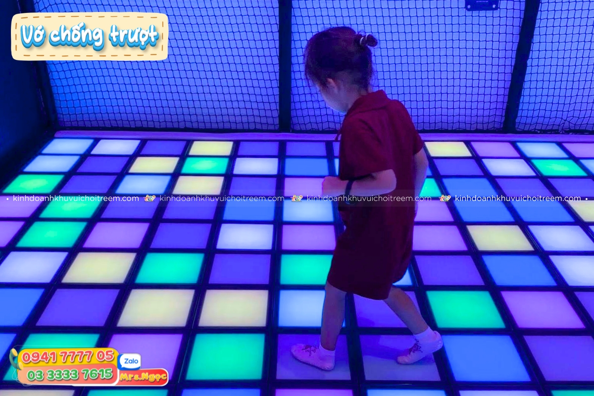 Vớ chống trượt - Điều phụ huynh cần là một lời giải thích hợp lý.jpg